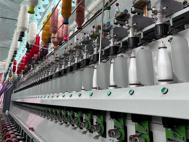 Fluffing Yarn Machine